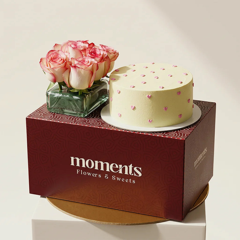 Signature Heart Cake & Roses Box