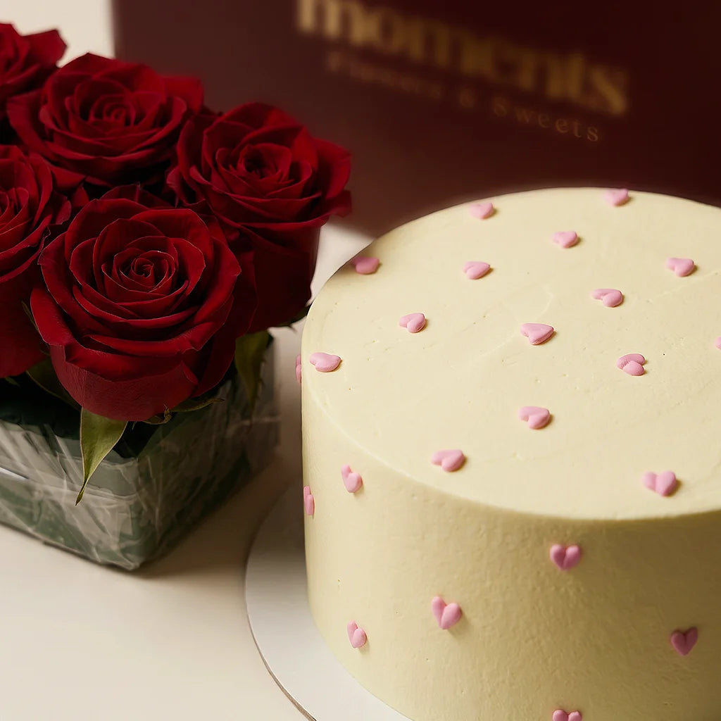 Signature Heart Cake & Roses Box